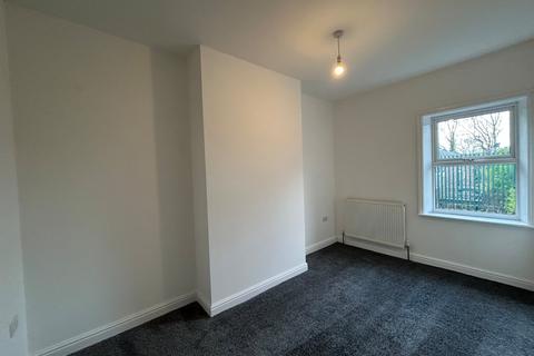 2 bedroom terraced house to rent, South Parade, Cleckheaton, West Yorkshire, BD19