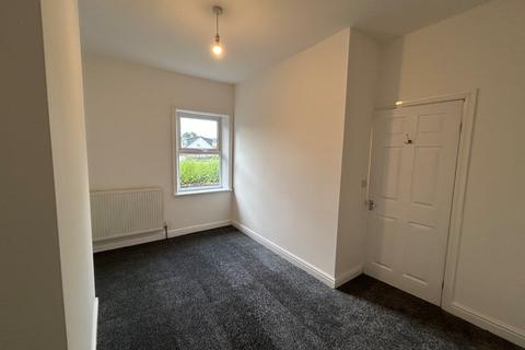 2 bedroom terraced house to rent, South Parade, Cleckheaton, West Yorkshire, BD19