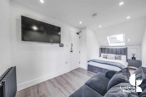 undefined, Lynton Road South (Top Floor Flat), Gravesend DA11