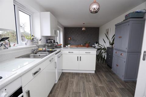 5 bedroom detached house for sale, 6 Plasnewydd Walk, Llantwit Major, Vale of Glamorgan, CF61 2YW