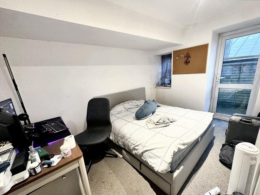 Bedroom 2 acre (1).jpeg