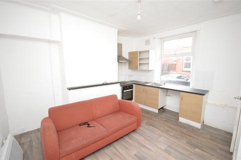2 bedroom terraced house for sale, Upper Woodview Place, Leeds, West Yorkshire