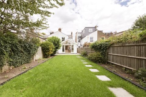 4 bedroom semi-detached house to rent, Sedgeford Road, Shepherds Bush, London, W12