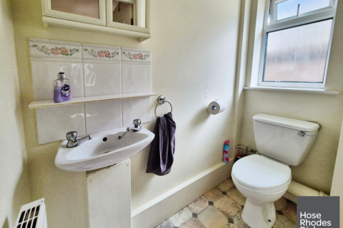 3 bedroom terraced house to rent, Charnwood Close, PO30