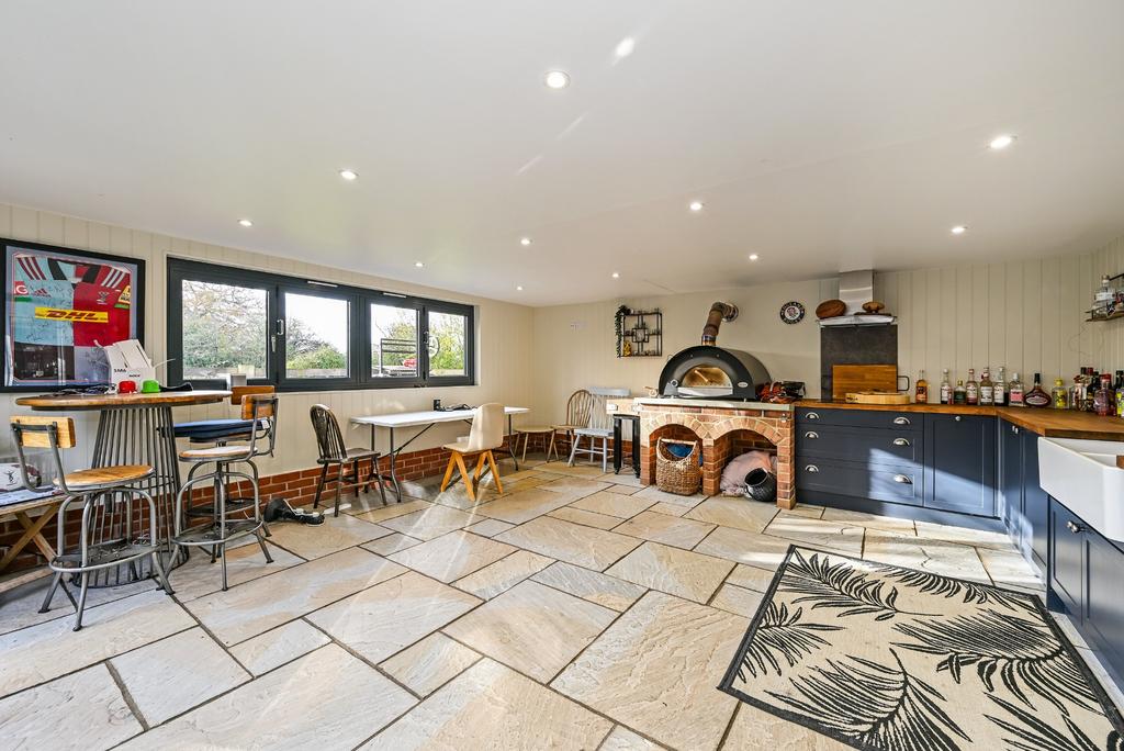Outdoor kitchen