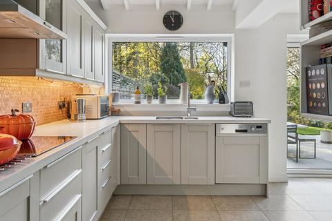 4 bedroom detached house for sale, Highover Park, Amersham