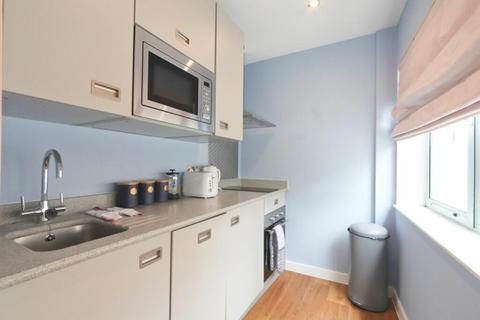 Studio to rent, Amberley Road
