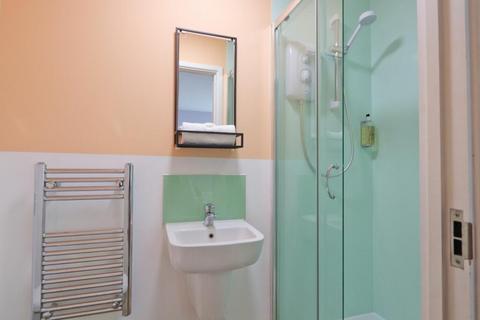 Studio to rent, Amberley Road