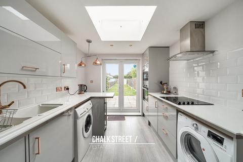 2 bedroom terraced house for sale, Hamilton Road, Gidea Park, RM2