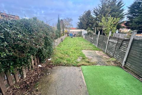 undefined, Becontree Avenue, Dagenham, RM8