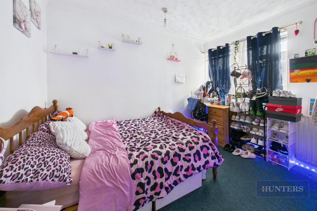 CAM05152 G0-PR0268-STILL007.jpg