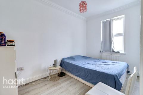 undefined, Fourth Avenue, London