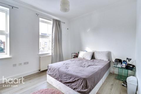 undefined, Fourth Avenue, London