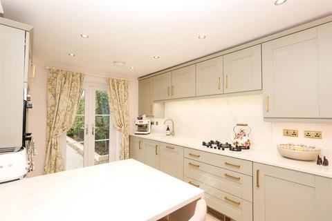 4 bedroom detached house for sale, Woodland Way, Sowerby