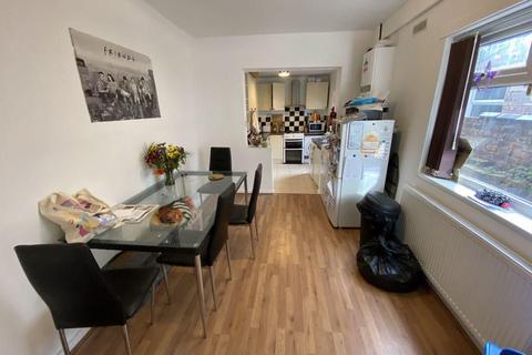 5 bedroom terraced house to rent, Braemar Road, Manchester