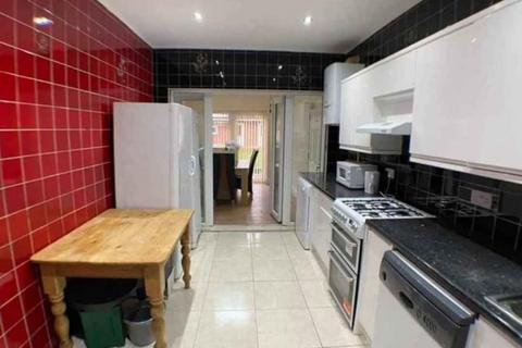 undefined, Great West Road, Hounslow TW5