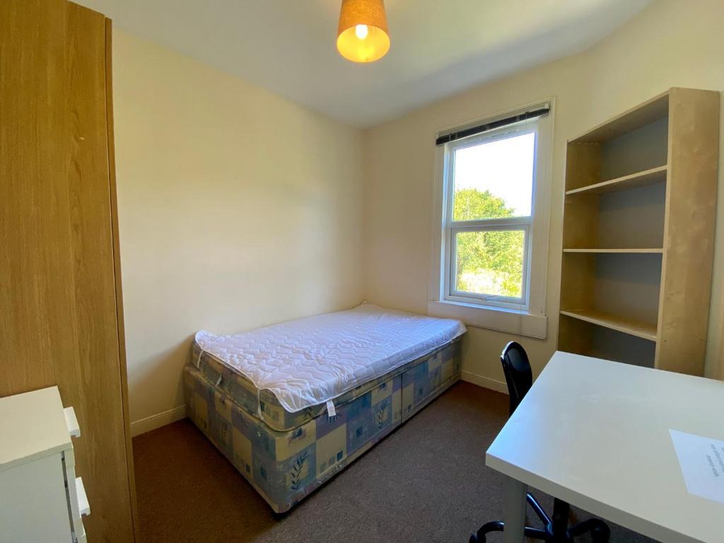 Bedroom 4.jpeg