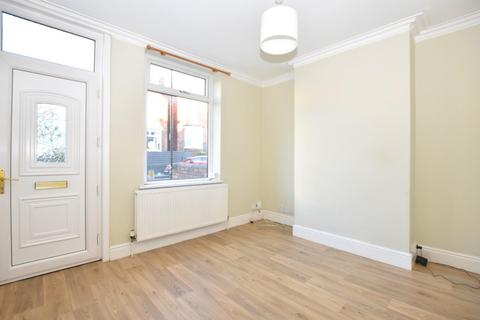 2 bedroom terraced house to rent, Lower Grove Road, Chesterfield