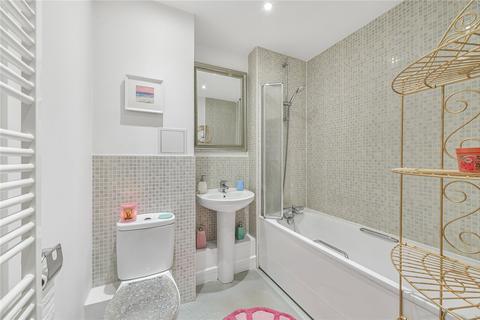 undefined, Birdwood Ave, Hither Green, SE13