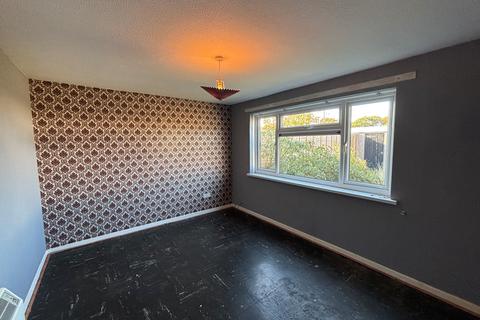 3 bedroom semi-detached house for sale, 9 Solent Gardens, Isle of Wight, PO40 9PN