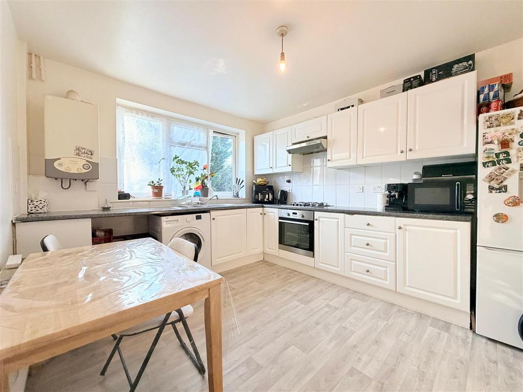 Bittacy Upstairs Flat 12.jpg