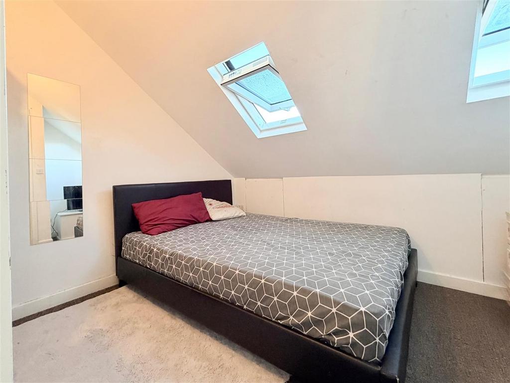 Bittacy Upstairs Flat 9.jpg