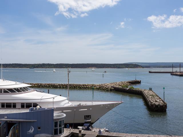 1 Dolphin Quays-17 640 X 480.jpg