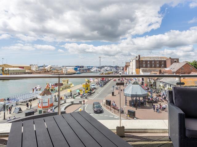 1 Dolphin Quays-18 640 X 480.jpg