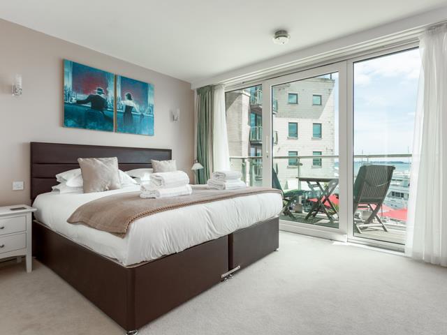 1 Dolphin Quays-9 640 X 480.jpg