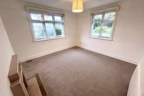 2 bedroom detached bungalow to rent, Beckford Road, Cowes
