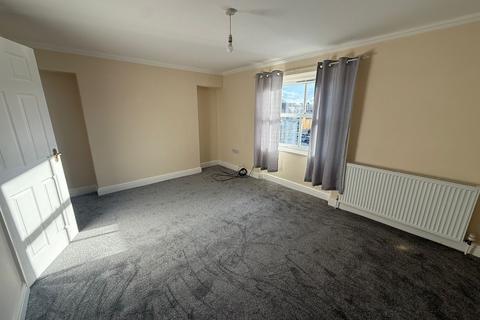 2 bedroom apartment to rent, Market Place, Thirsk YO7