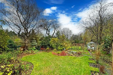 undefined, Brooklands Road, Brooklands