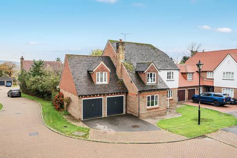Cricketers Close, Ashington, RH20