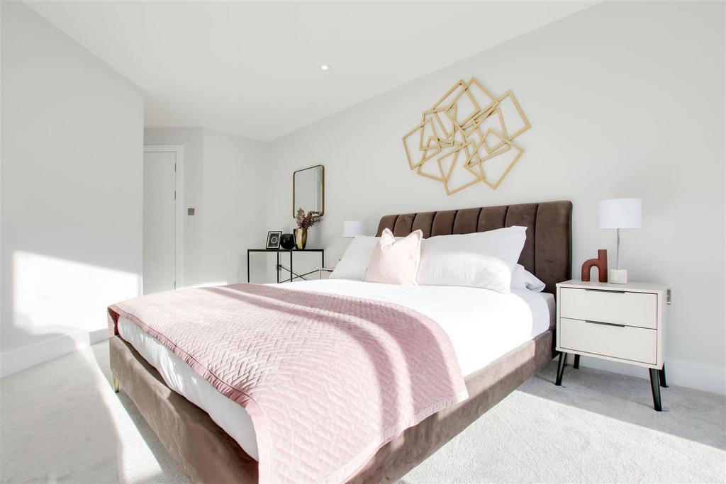 Bedroom 1.jpg