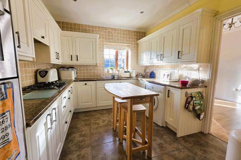 undefined, Clos Ty Gwyn, Dafen, Llanelli