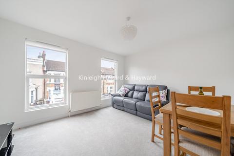 2 bedroom property to rent, Briscoe Road, London, SW19