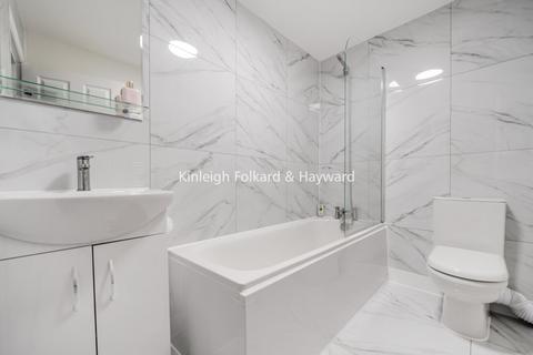2 bedroom property to rent, Briscoe Road, London, SW19