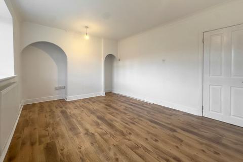 3 bedroom semi-detached house to rent, Whalley Crescent, Swindon SN4