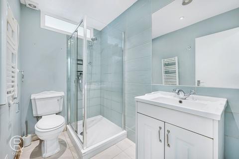 1 bedroom flat for sale, Azalea Close, London, W7