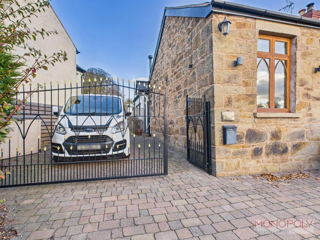 CAM04439 G0-PR0183-STILL032.jpg