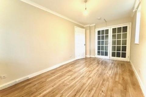 undefined, Tudor Court, Tunbridge Wells, TN2
