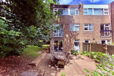 undefined, Tudor Court, Tunbridge Wells, TN2