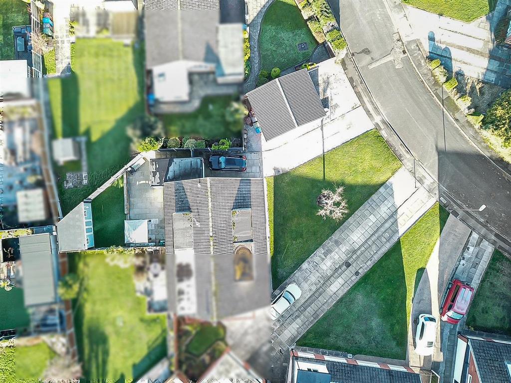 8 Riversmeade Aerial (2).jpg