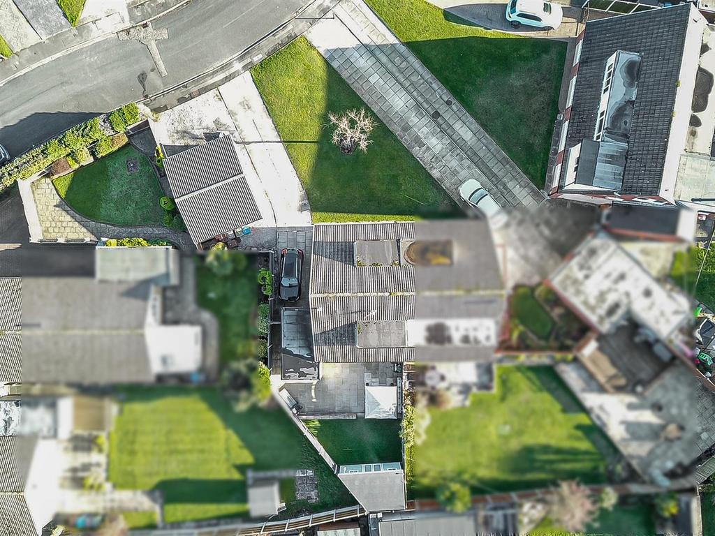 8 Riversmeade Aerial (8).jpg