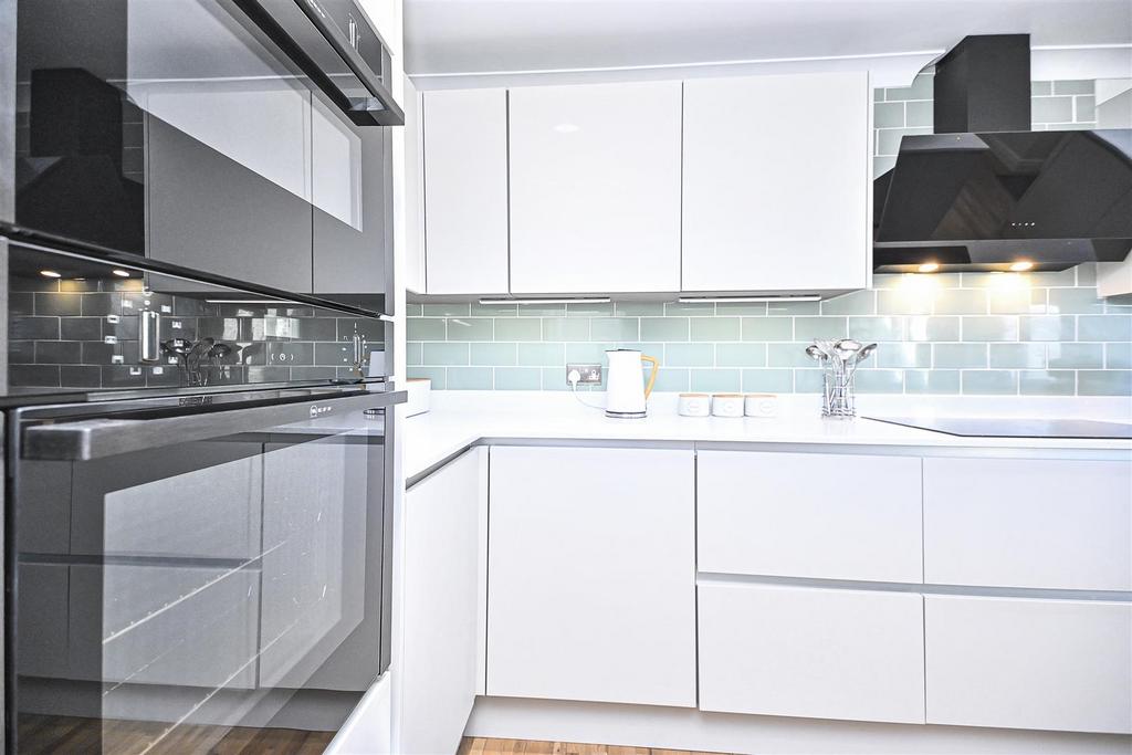 8 Riversmeade Dining Kitchen (9).jpg