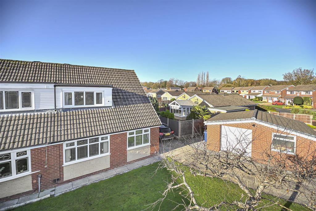 8 Riversmeade External (8).jpg