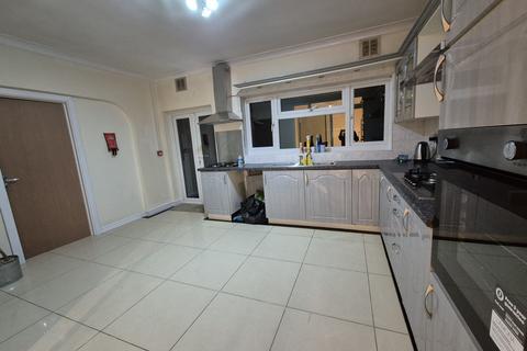 undefined, Eldon Avenue, Hounslow TW5