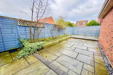 3 bedroom end of terrace house to rent, Sherratt Close, Nantwich CW5