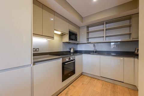 Clifton Walk, Hammersmith, London, W6