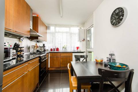 Wainford Close, Southfields, London, SW19